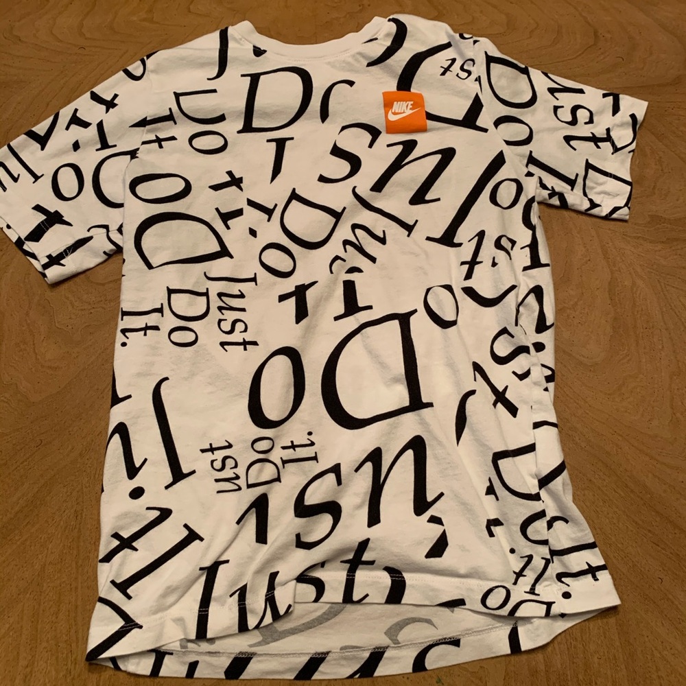 Kids extra large Nike shirt